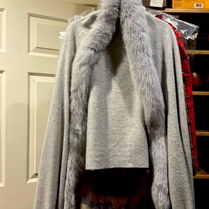Cashmere cape with removeable fox trim